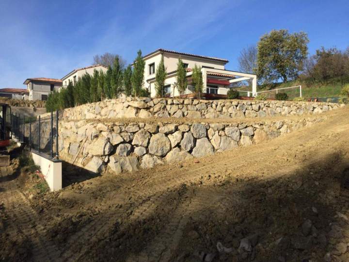 Préparation terrain enrochement Toulouse